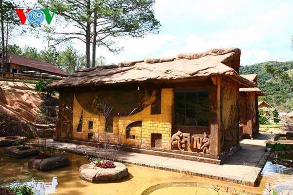 Incredible basaltic clay villa in Da Lat - ảnh 12